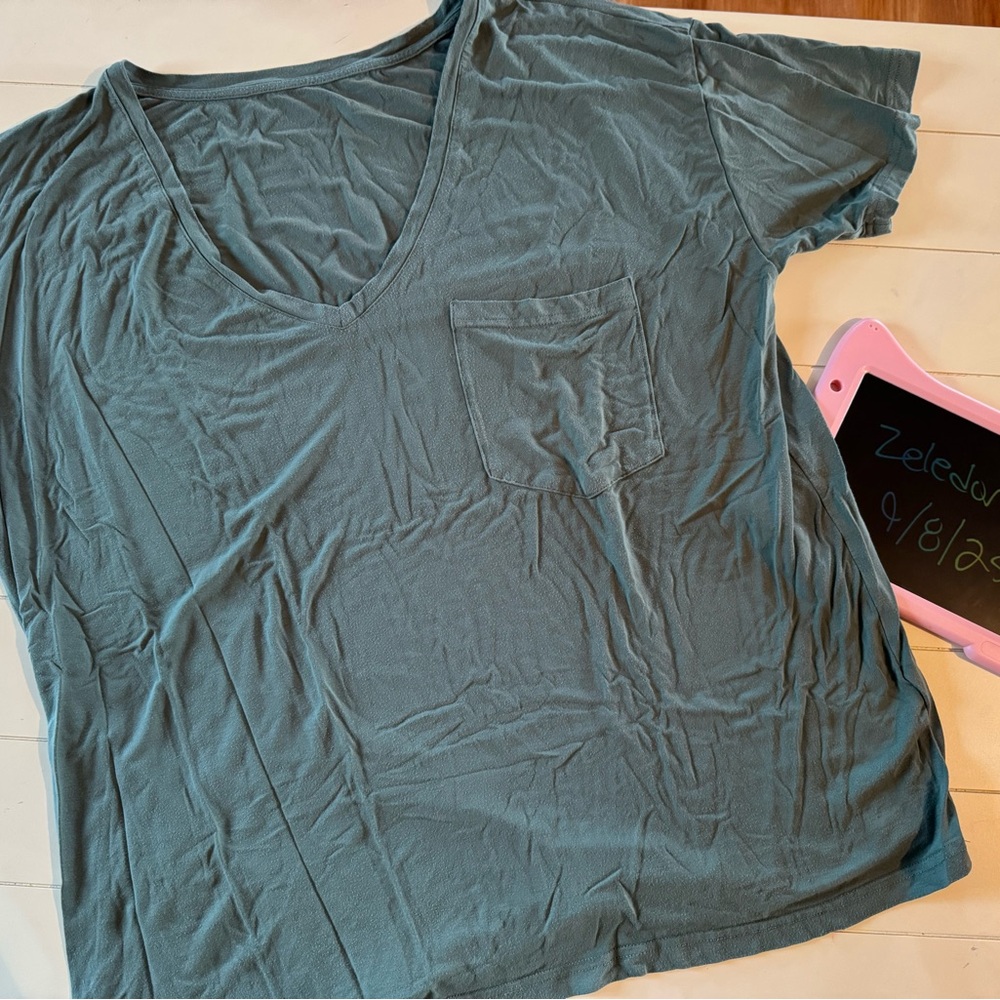 Kyte Baby Women's V-Neck Pocket Tee